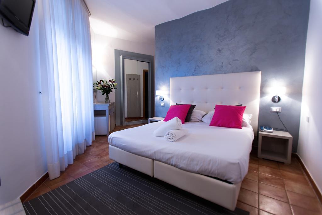 Hotel Gabriella 3*
